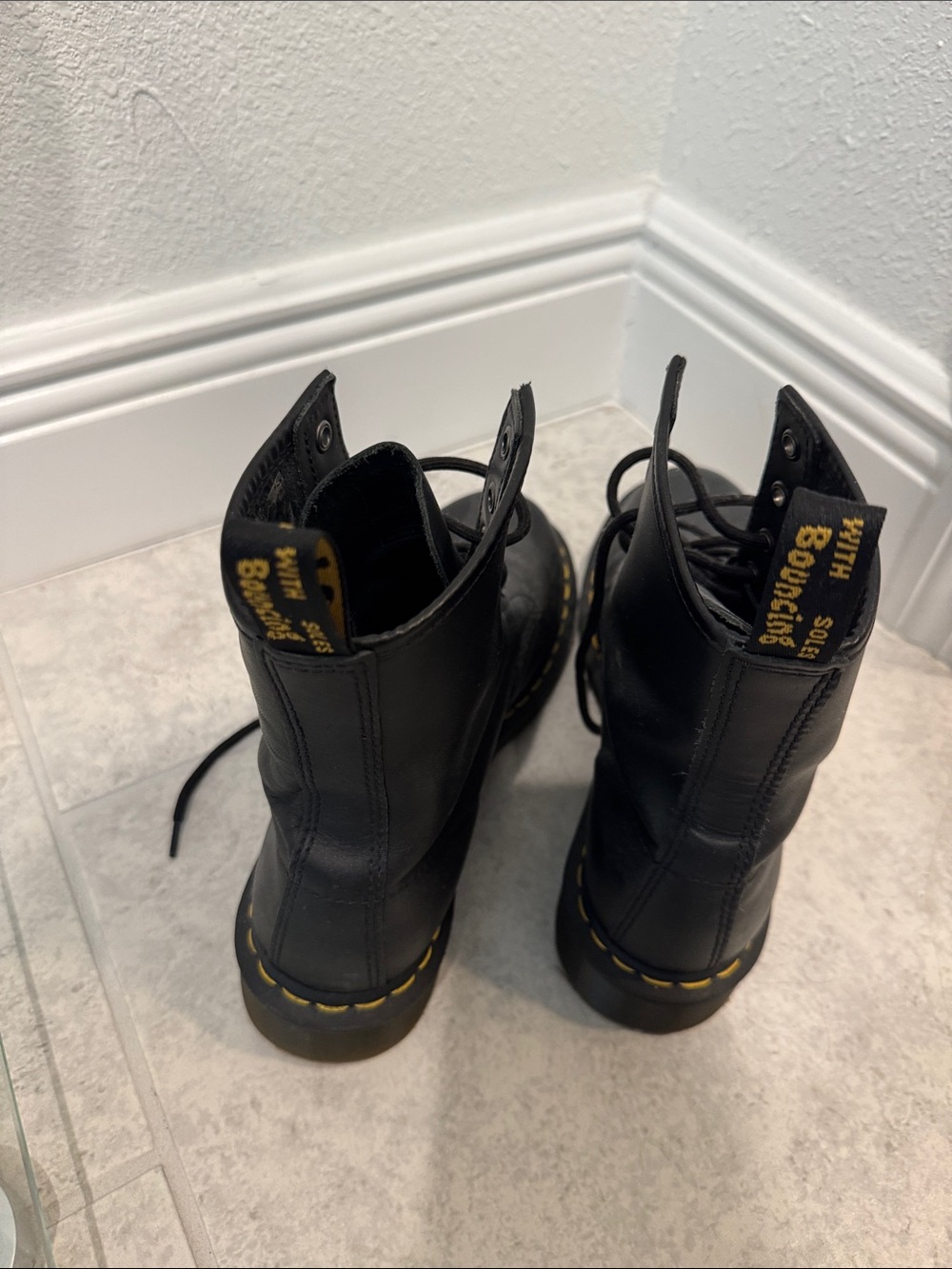 Dr Martens 1460 Smooth leather lace ups - Picture 4 of 4